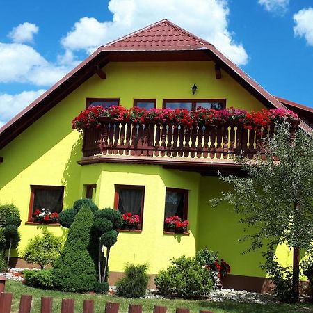 Apartman Adrianka Turčianske Teplice Dış mekan fotoğraf